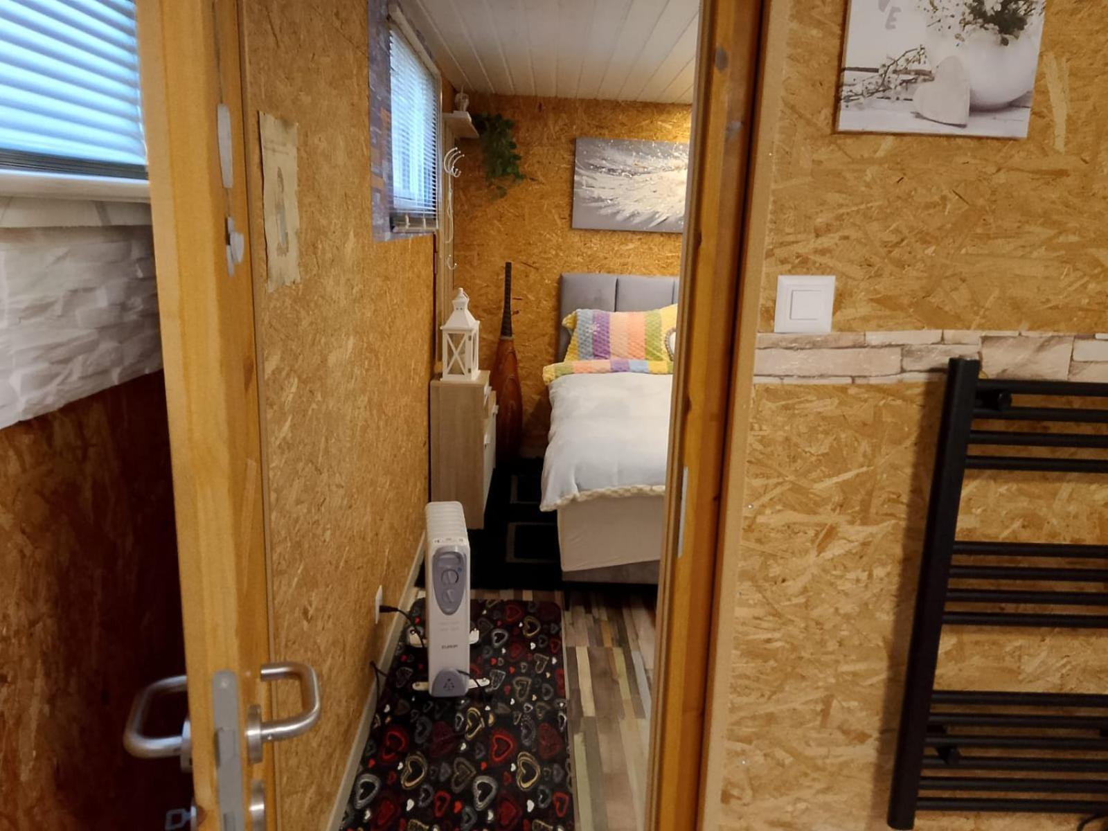 Bed and Breakfast Chez Gigi Нанда Екстер'єр фото